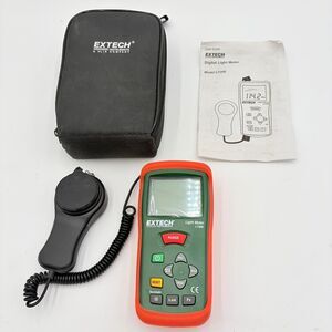 Extech LT300 Light Meter With Backlight  Excellent Condition + Case + Manual